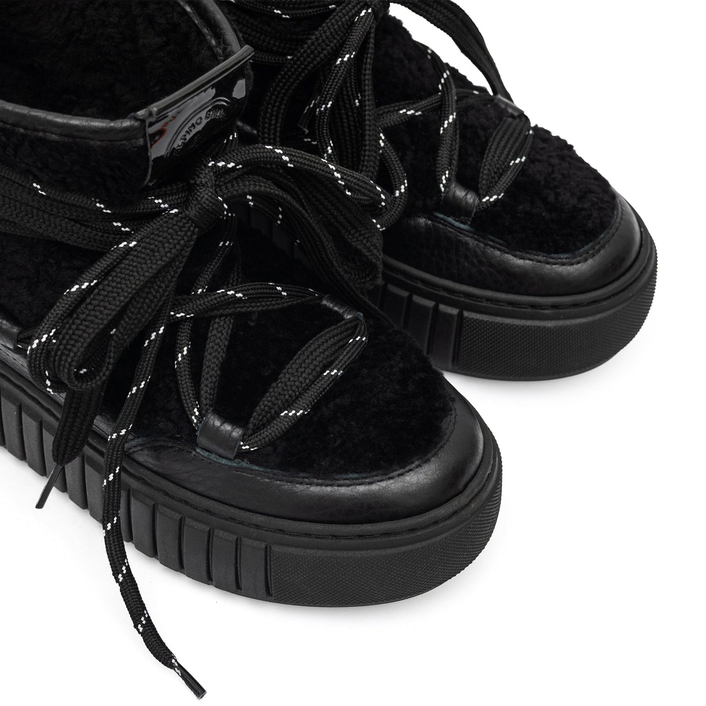 Noir Urban Shearling Boot