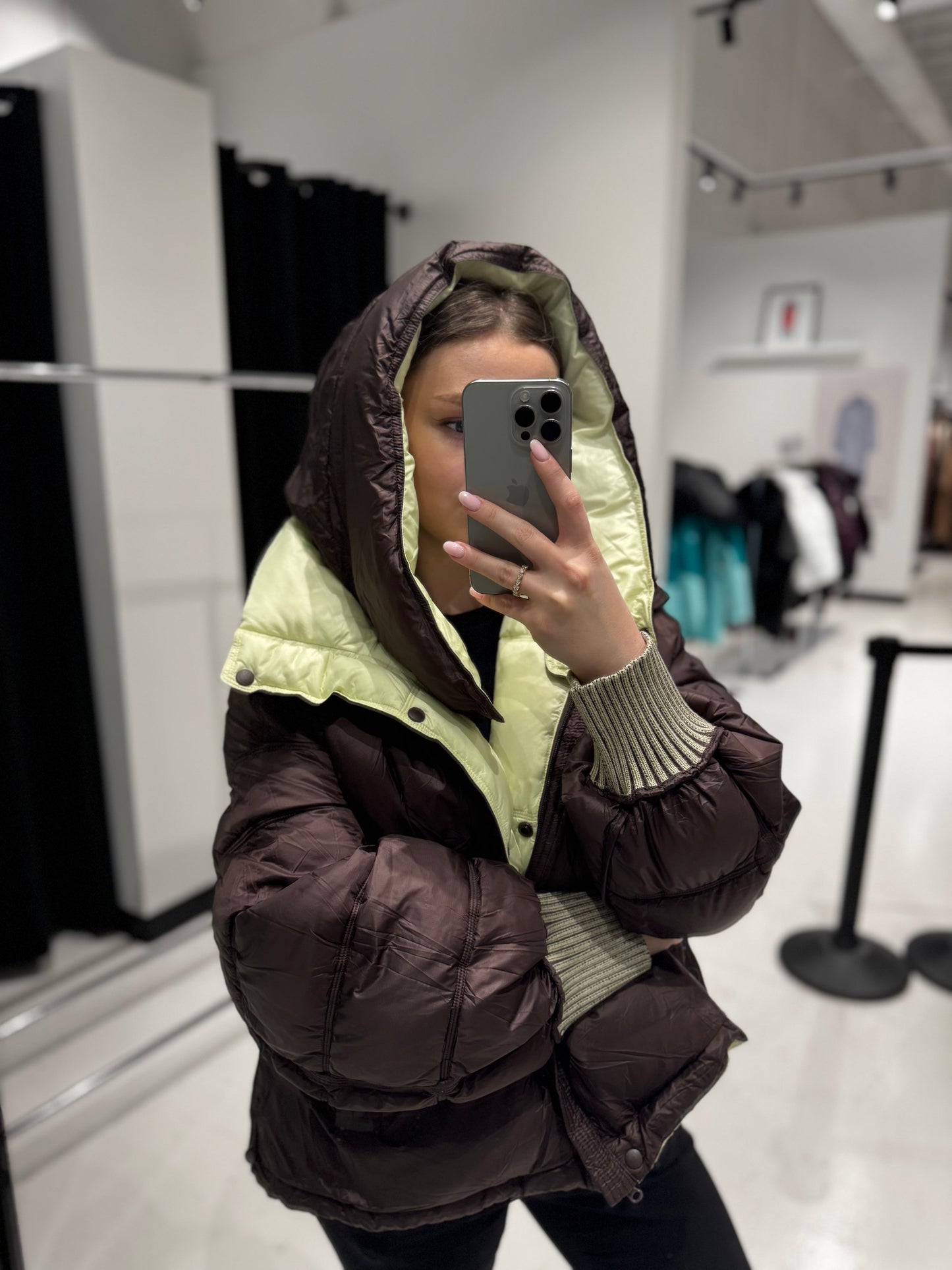 ⇆ Reversible Hooded Bio-Down Jacket in Lemon/Chocolate