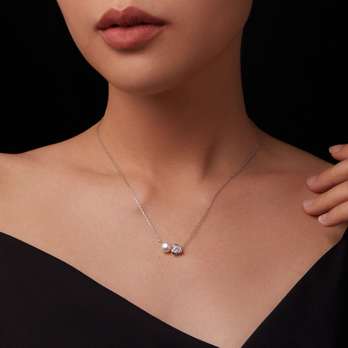 Sterling Silver Moissanite & Freshwater Pearl White Gold Necklace
