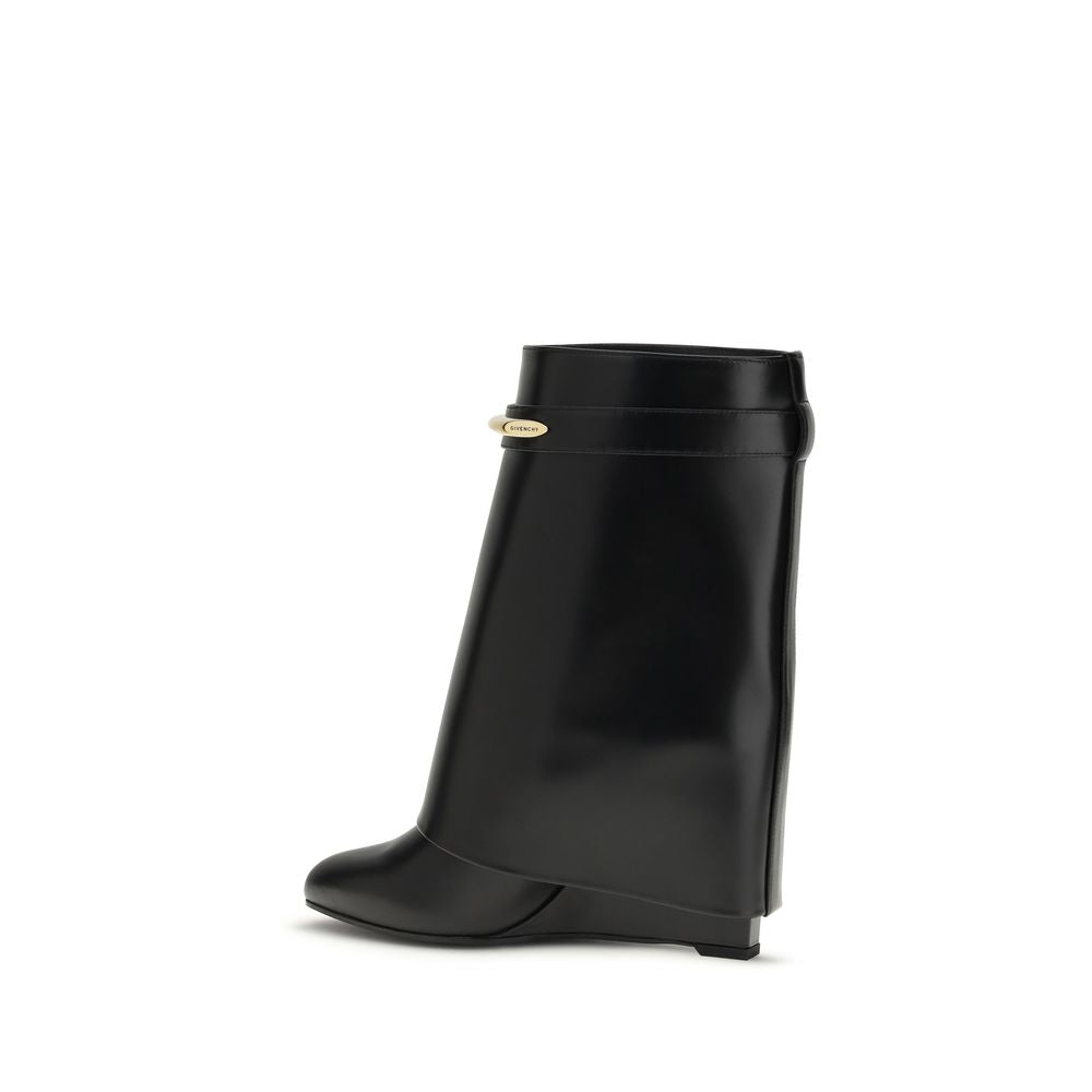 Shark Pinch Ankle Boot (Women)