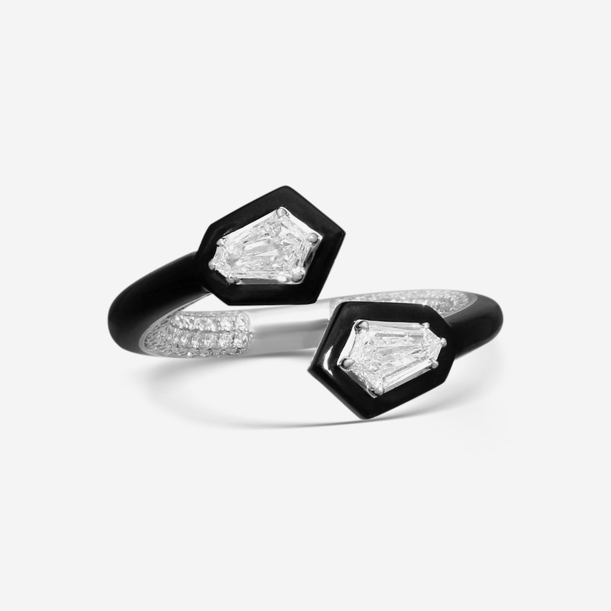 Lugano - 18KW Ring - Diamonds And Onyx (Gross Weight: 5.4 gr, DIA: 1.30ct twd FG/VS) Size 6.5 - 1223381