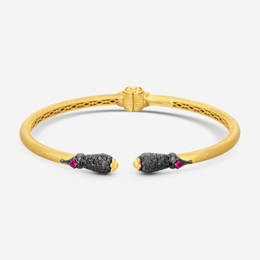 KONSTANTINO - "Callas" (Cuff) - 18K Gold Blk Diamond Ruby Bracelet - BLK DIA:1.584ctw.; Ruby, 0.09Ct - BMK07062-18KT-516

Length: 6.5 INCHES
Retail $7,300.00
