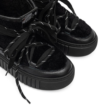 Noir Urban Shearling Boot