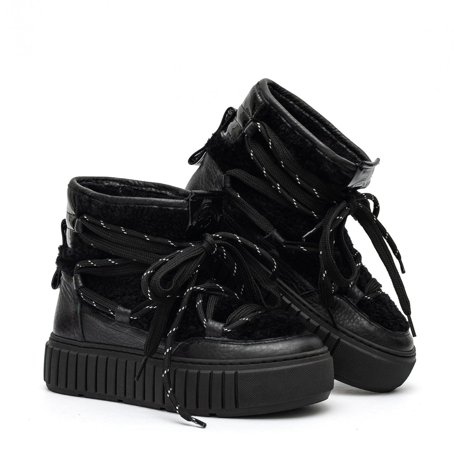 Noir Urban Shearling Boot