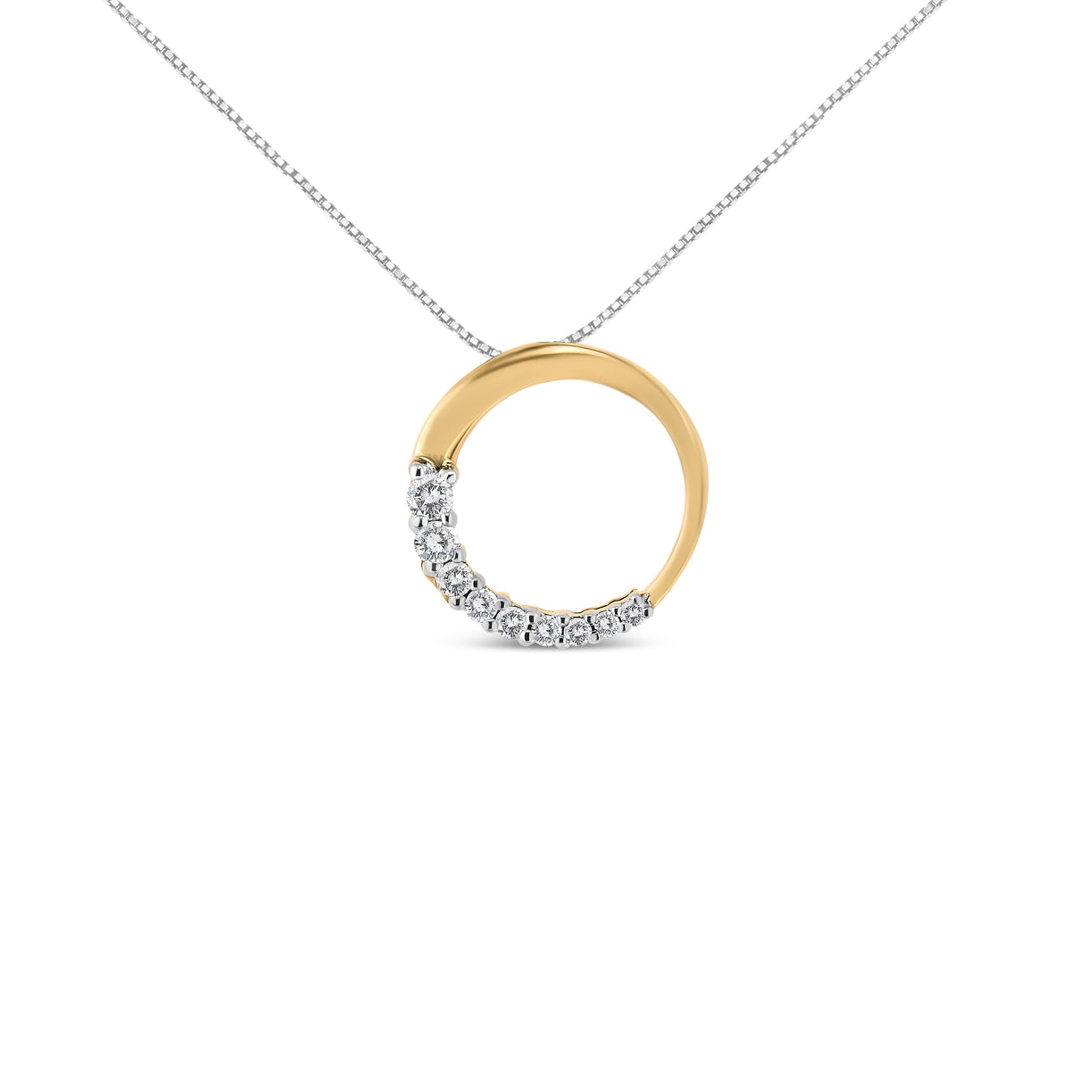 14K White Gold Diamond Graduating Open Circle Pendant Necklace