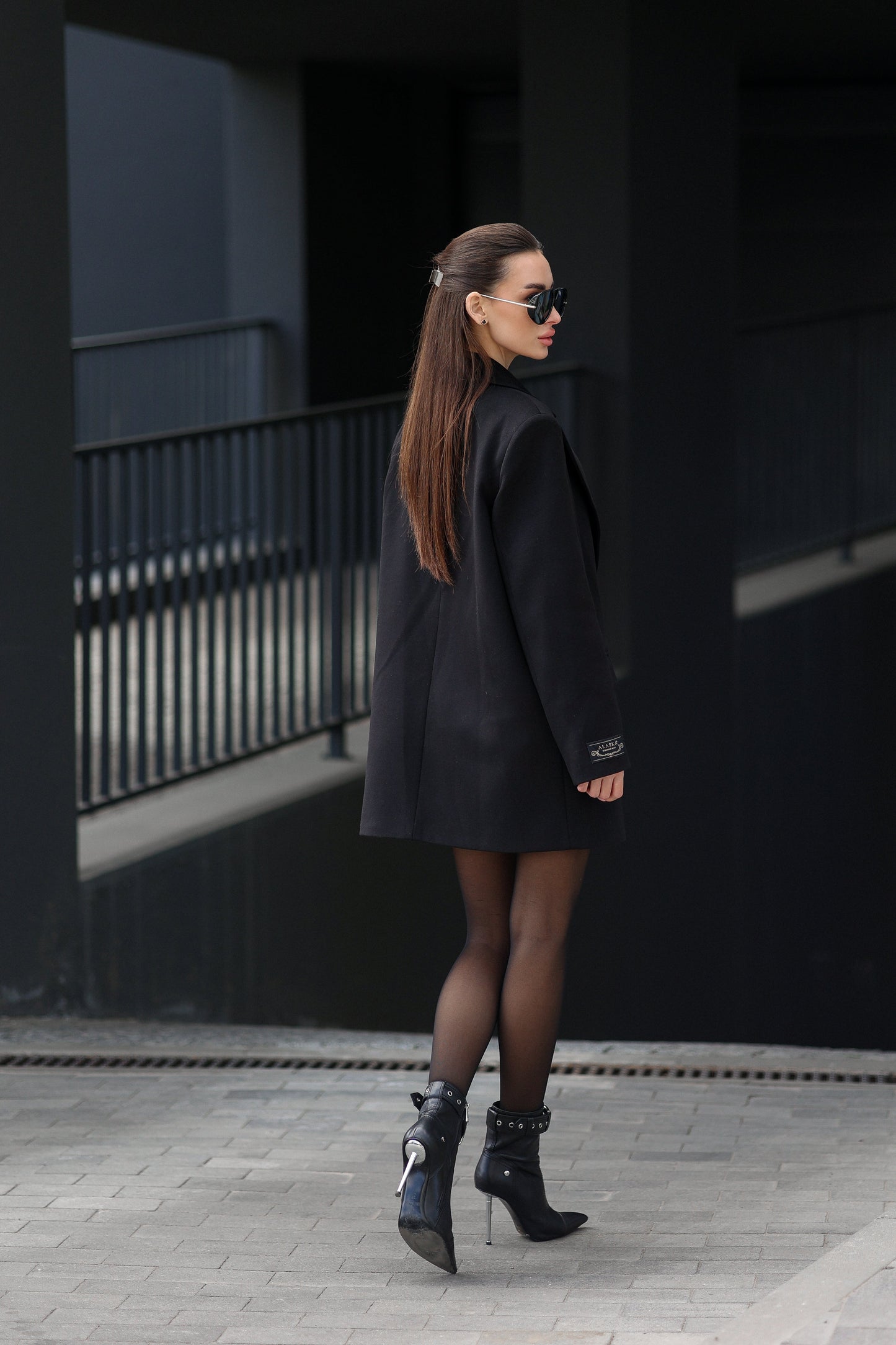Andie Cashmere Wool Blend Blazer in Black