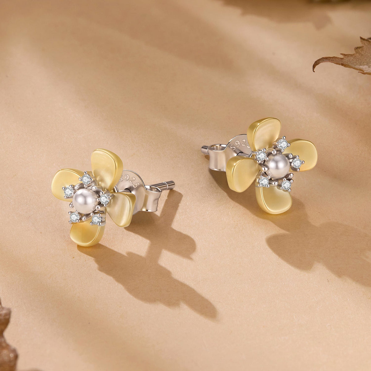925 Sterling Silver White 0.85x0.85cm Nacre Synthetic Pearl CZ Earrings for Women