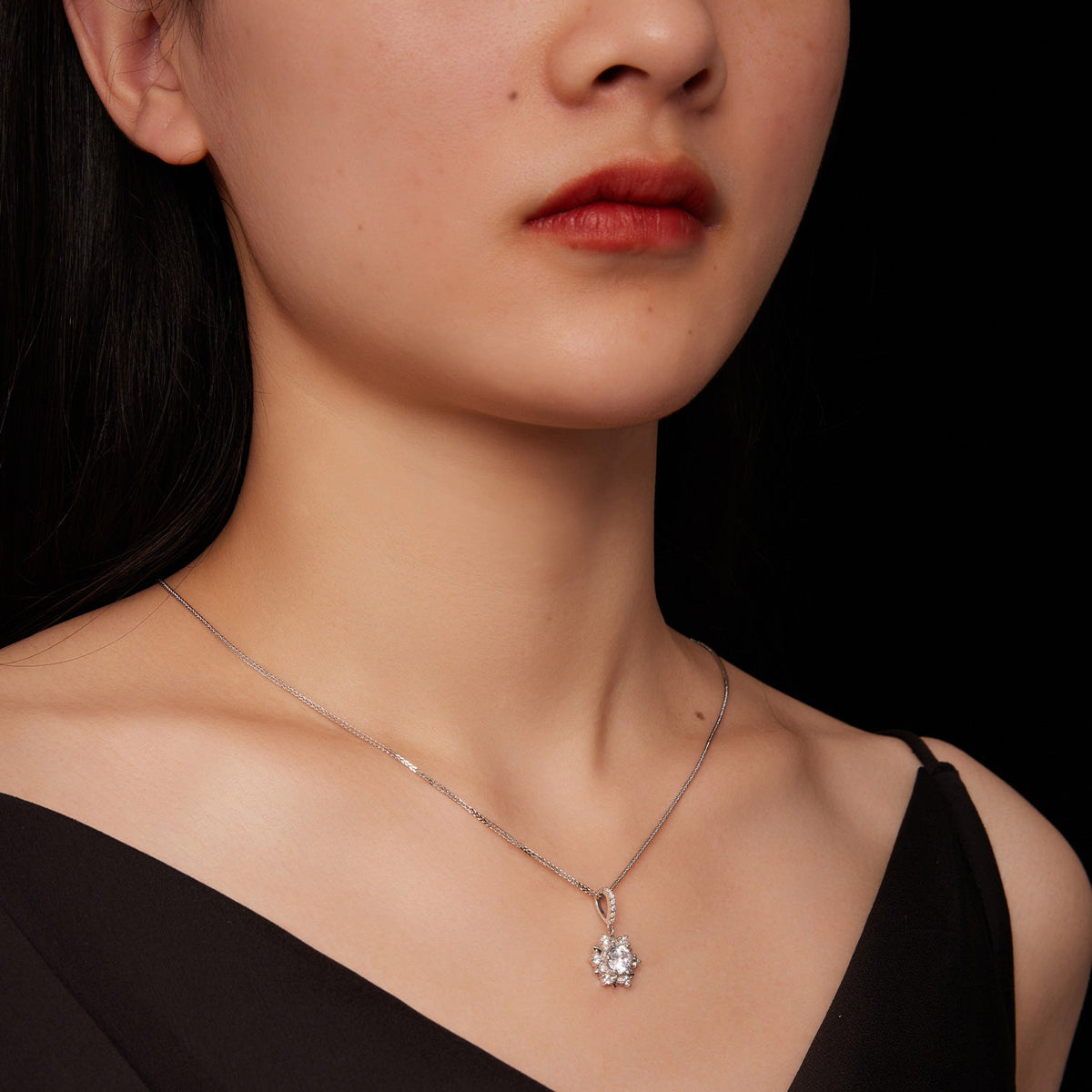 925 Sterling Silver Platinum Plated Moissanite Pavé Necklace
